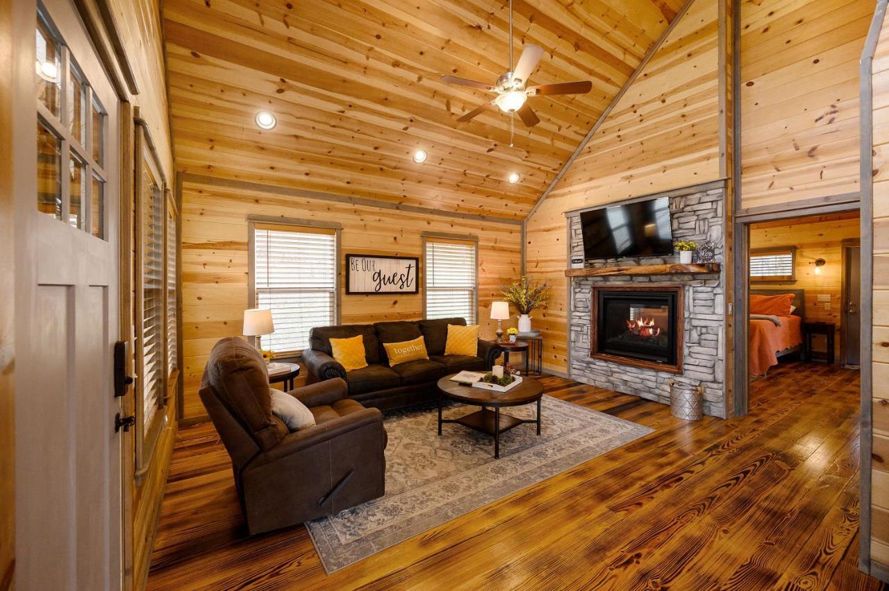 Convenient Romantic Hot Tub Bbq 3-Night Special! Broken Bow Dış mekan fotoğraf