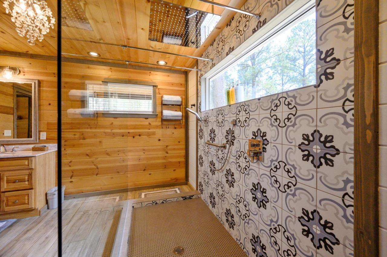 Convenient Romantic Hot Tub Bbq 3-Night Special! Broken Bow Dış mekan fotoğraf