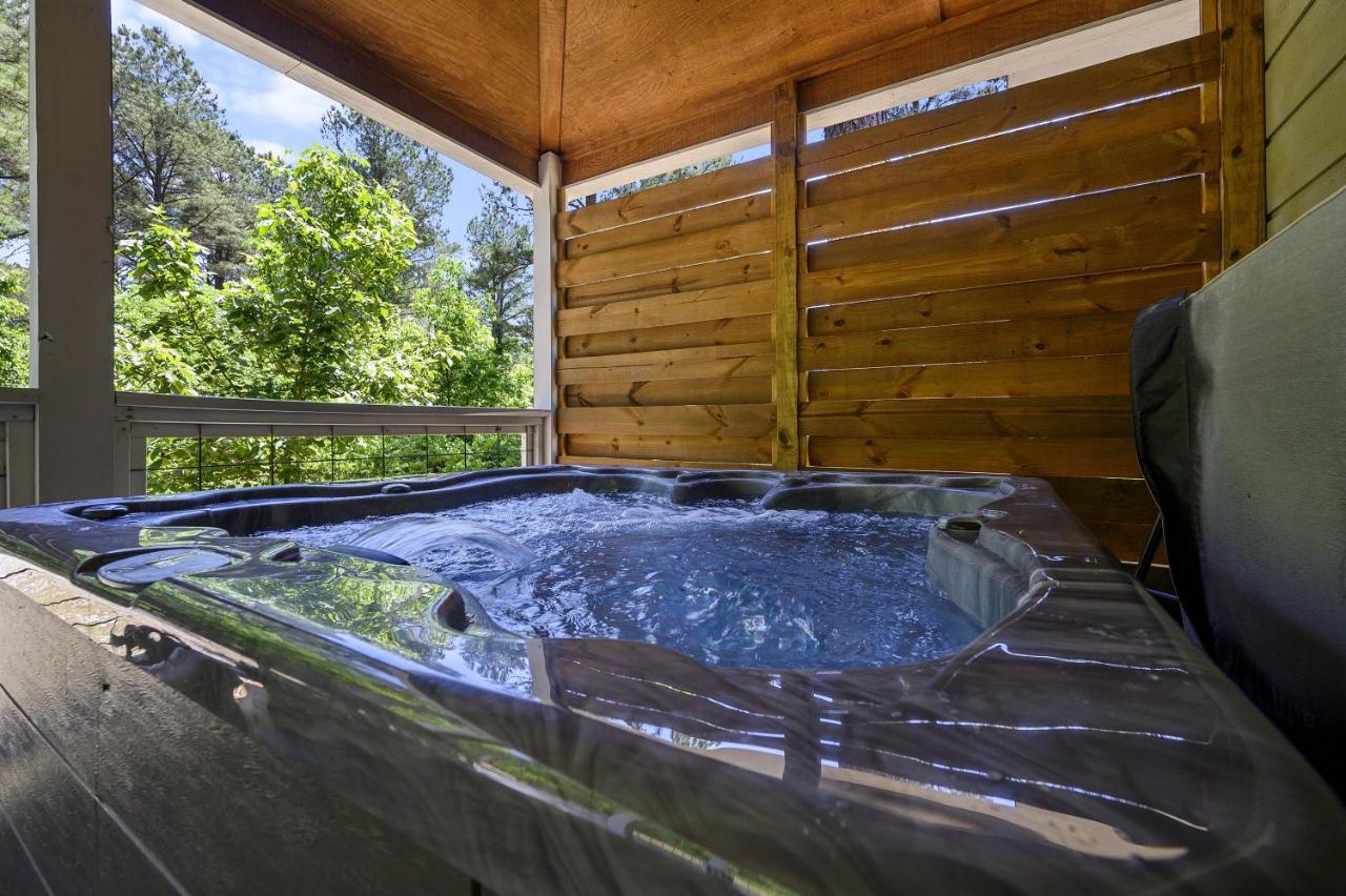 Convenient Romantic Hot Tub Bbq 3-Night Special! Broken Bow Dış mekan fotoğraf