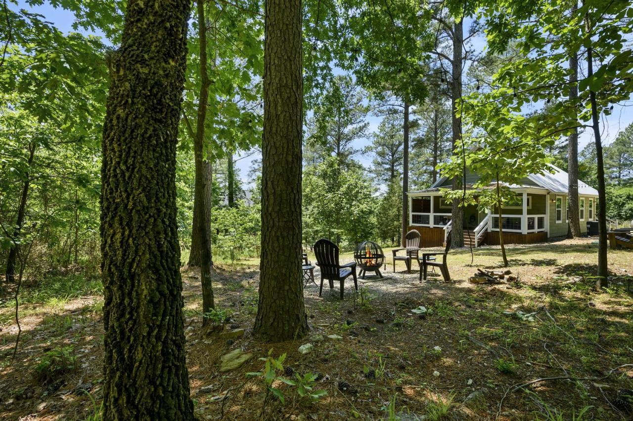 Convenient Romantic Hot Tub Bbq 3-Night Special! Broken Bow Dış mekan fotoğraf